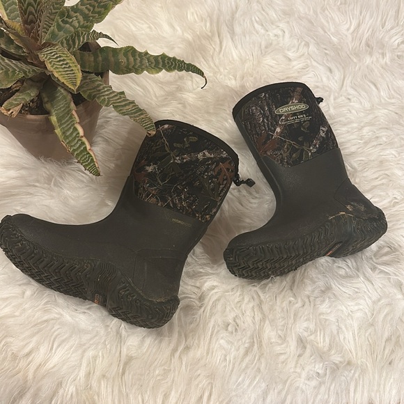 Boys size 12 dryshod. Like new - Picture 5 of 5